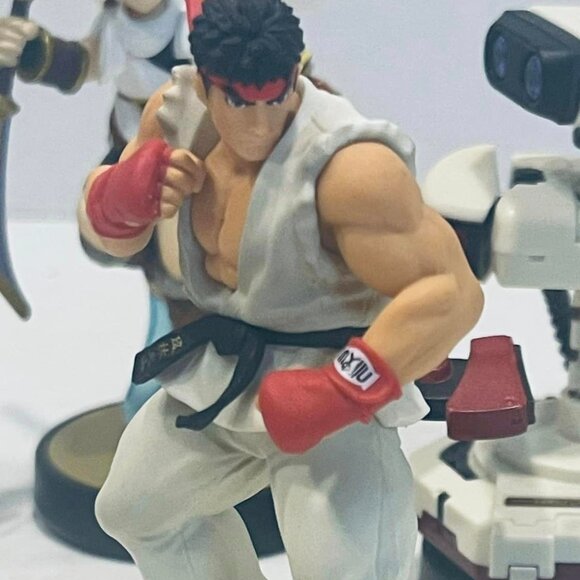 SUPER SMASH BRO NINTENDO AMIBO~Link~ Street Fighter Ry4~ Corrin Player~and MORE - Picture 10 of 14